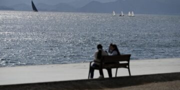 Καιρός: Ζέστη, νοτιάδες και σκόνη συνθέτουν το σκηνικό τις επόμενες ημέρες