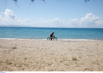 Καιρός: Εξασθενούν σταδιακά οι ισχυροί βοριάδες, έρχονται τα 30άρια