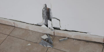 Διαρροές σε δίκτυα και πηγάδια η αιτία για τις ρηγματώσεις σε σπίτια στις Βούτες