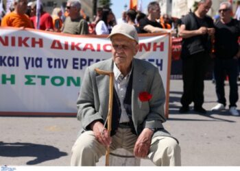 Εργατική Πρωτομαγιά: Μαζική συμμετοχή στις κινητοποιήσεις στο κέντρο της Αθήνας