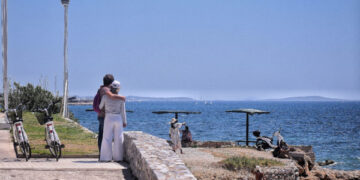 Καιρός: Βελτιωμένος με λίγες νεφώσεις και άνοδο της θερμοκρασίας