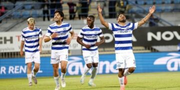 «Κυανόλευκη» καταιγίδα στην Τρίπολη