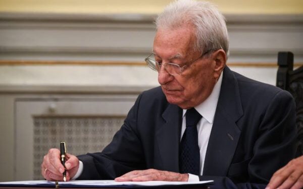 Πέτρος Μολυβιάτης: Διετέλεσε τρεις φορές υπουργός Εξωτερικών