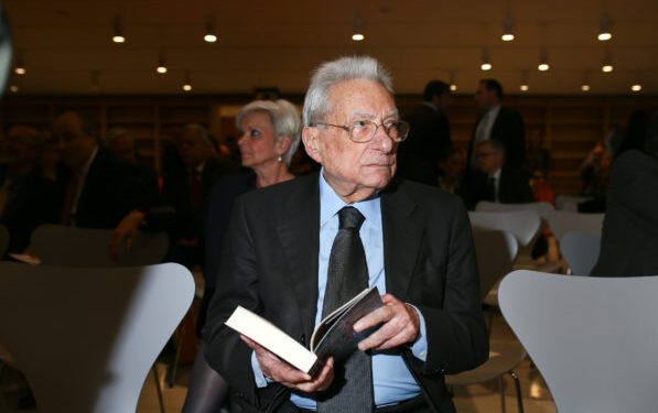Η παρακαταθήκη του Πέτρου Μολυβιάτη υπενθυμίζει την ανάγκη για σαφή εθνική στρατηγική στην εξωτερική πολιτική