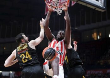 Η ΑΕΚ έβαλε δύσκολα στον Ολυμπιακό, αλλά…