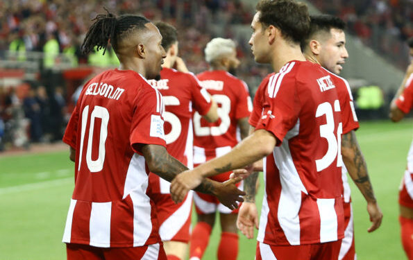 Δείτε live την φιέστα των «ερυθρόλευκων» για την κατάκτηση του 48ου πρωταθλήματος