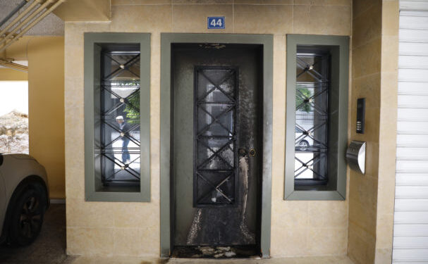 Ανάληψη ευθύνης για τις εμπρηστικές επιθέσεις στα σπίτια του Μάξιμου Χαρακόπουλου και του πρώην προέδρου του ΕΟΔΑΣΑΑΜ
