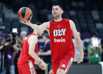 Ολυμπιακός: Ο Κώστας Παπανικολάου «έδιωξε» τον Βασίλη Σπανούλη από την προπόνηση των Πειραιωτών