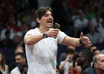 Πέντε αγωνιστικές και πρόστιμο 10.000 ευρώ στον Δ. Γιαννακόπουλο