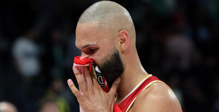 Μονακό: Ο Εβάν Φουρνιέ ξέσπασε σε κλάματα – Η αγκαλιά παρηγοριάς του Βασίλη Σπανούλη