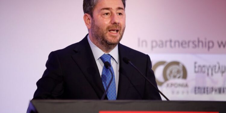 Οι 9 προτάσεις του ΠΑΣΟΚ για ανταγωνιστικές μικρομεσαίες επιχειρήσεις