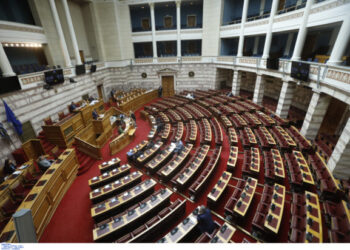 Σκληρή πολιτική σύγκρουση για ΟΠΕΚΕΠΕ και Καραμανλή – ΝΔ και αντιπολίτευση διασταύρωσαν τα ξίφη τους για την πρόταση προανακριτικής της ΝΔ