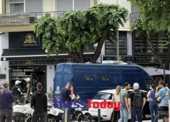 Αστυνομική επιχείρηση σε σούπερ μάρκετ έπειτα από «εισβολή» διαμαρτυρόμενων για την ακρίβεια – 15 προσαγωγές