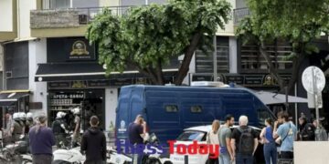 Αστυνομική επιχείρηση σε σούπερ μάρκετ έπειτα από «εισβολή» διαμαρτυρόμενων για την ακρίβεια – 15 προσαγωγές