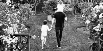 Μέγκαν Μαρκλ: Η σπάνια φωτογραφία του πρίγκιπα Χάρι με τον Άρτσι και τη Λίλιμπετ