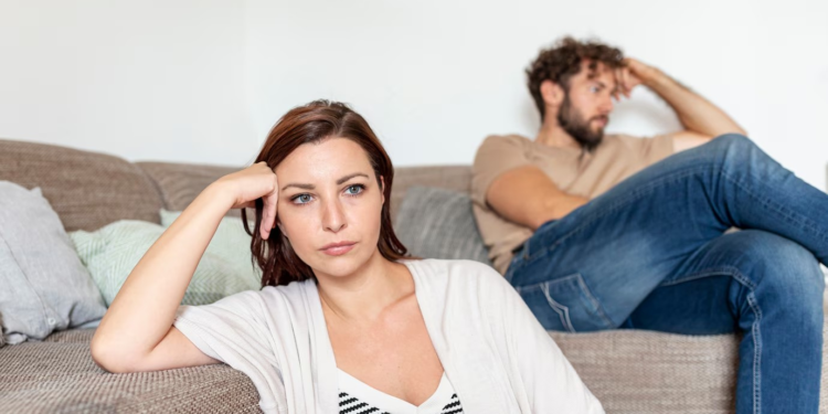 Οι άνθρωποι που μένουν σε δυστυχισμένες σχέσεις επειδή δεν μπορούν να διαχειριστούν τις συγκρούσεις, συνήθως εμφανίζουν αυτές τις 7 συμπεριφορές,