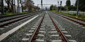 Τα 23 νέα τρένα και το παρασκήνιο της συμφωνίας με τους Ιταλούς για τον ελληνικό σιδηρόδρομο