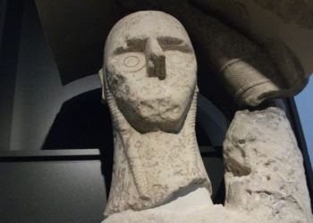 Ο γρίφος με μυστηριώδη αγάλματα της Εποχής του Σιδήρου σε νεκρόπολη