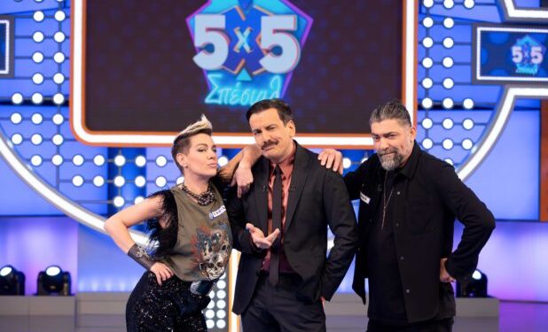 Ράνια Κωστάκη και Μιχάλης Ιατρόπουλος κάνουν φωτογράφιση μετά μουσικής υπό τις οδηγίες του Θάνου Κιούση