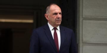 Τηλεφωνική επικοινωνία Γεραπετρίτη με τους υπουργούς Εξωτερικών Ινδίας και Πακιστάν