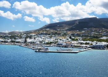 Απαγόρευση απόπλου του “Super Express” από το λιμάνι της Πάρου λόγω βλάβης