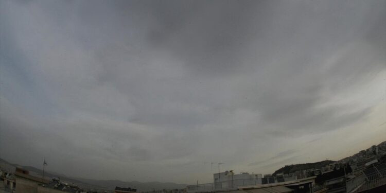 Ισχυρές βροχές και καταιγίδες την Κυριακή