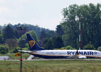 Επαναλειτουργεί το αεροδρόμιο Σαρλερουά μετά την προειδοποίηση για βόμβα σε αεροσκάφος