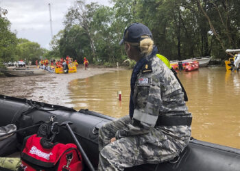 Τουλάχιστον πέντε νεκροί από τις χειρότερες πλημμύρες των τελευταίων ετών