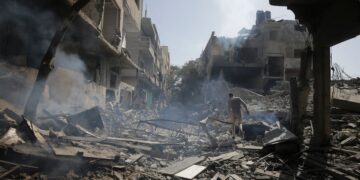 Ο ισραηλινός στρατός επιβεβαίωσε ότι έπληξε στρατιωτικές υποδομές στη Συρία