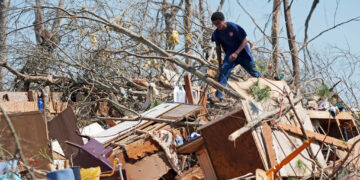 Τουλάχιστον 27 νεκροί από ισχυρές καταιγίδες και ανεμοστρόβιλους σε Κεντάκι και Μιζούρι