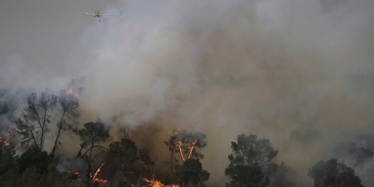 «Πλήρης αλληλεγγύη προς τον ισραηλινό λαό που αντιμετωπίζει φοβερές πυρκαγιές»