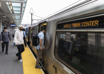 Τέλος στην απεργία των σιδηροδρoμικών ύστερα από 3 ημέρες – Συμφωνία για αύξηση μισθών