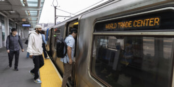 Τέλος στην απεργία των σιδηροδρoμικών ύστερα από 3 ημέρες – Συμφωνία για αύξηση μισθών