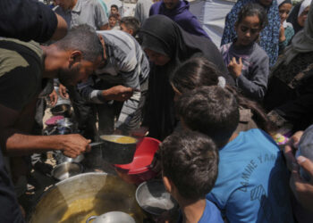 Ο επικεφαλής της UNRWA προειδοποιεί για το νέο ισραηλινό σχέδιο παράδοσης βοήθειας στη Γάζα – «Θα οδηγήσει σε δεύτερη Νάκμπα»