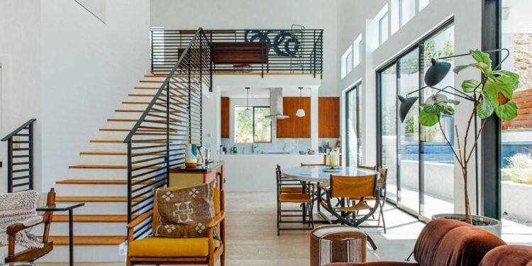 Σε ρυθμούς καλοκαιριού τα Airbnb – Πόσο έχει αυξηθεί η ζήτηση