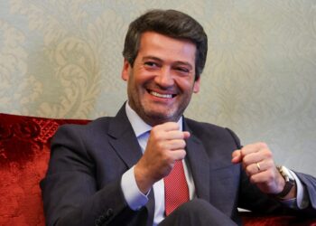 Αντιπολίτευση η ακροδεξιά με το Σέγκα