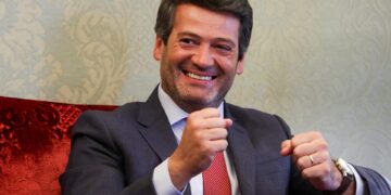 Αντιπολίτευση η ακροδεξιά με το Σέγκα