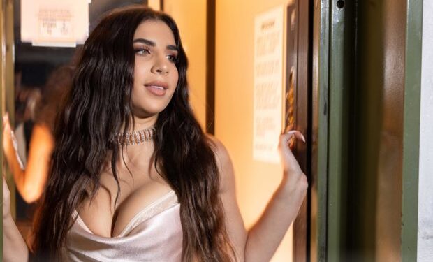 Άσπα: Βάζει «φωτιά» με το νέο της τσιφτετέλι