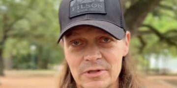 Σοκ για τους 3 Doors Down: Ο τραγουδιστής τους διαγνώστηκε με καρκίνο