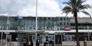 Εκτεταμένες διακοπές ρεύματος στην Νοτιοανατολική Γαλλία: Προβλήματα και στο σιδηροδρομικό δίκτυο