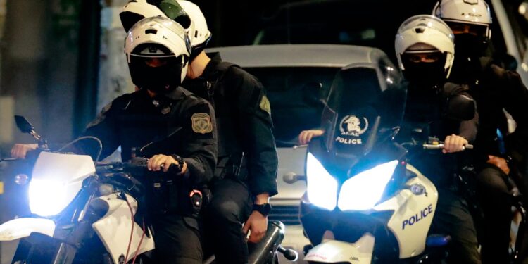 Ανήλικοι άρπαζαν αλυσίδες λαιμού από νεαρά άτομα