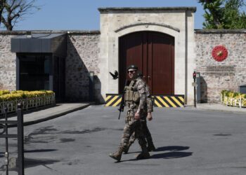 Ο Ζελένσκι στην Άγκυρα, ο Ρούμπιο στην Αττάλεια και… θρίλερ στην Κωνσταντινούπολη