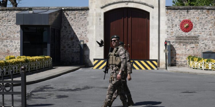 Ο Ζελένσκι στην Άγκυρα, ο Ρούμπιο στην Αττάλεια και… θρίλερ στην Κωνσταντινούπολη