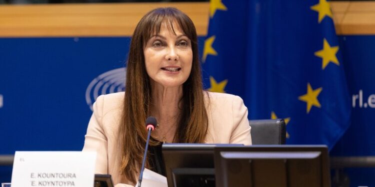 Η Ελλάδα θα παραπεμφθεί στο Δικαστήριο της ΕΕ εάν δεν αρθούν άμεσα οι εργασιακές διακρίσεις σε βάρος των αναπληρωτών εκπαιδευτικών