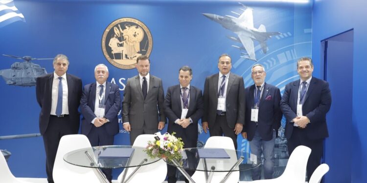 Συμφωνία για πολεμικά πλοία από τα ναυπηγεία και τις αμυντικές βιομηχανίες της Ελλάδας