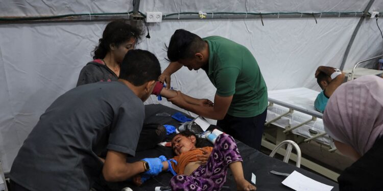 Εξαντλούνται οι ιατρικές προμήθειες στη Γάζα, «μας τελειώνουν και τα παυσίπονα»