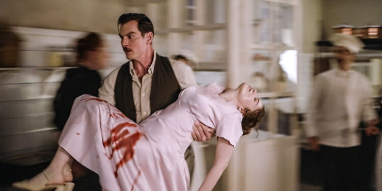 Η Αλίκη αιμορραγεί και ο Πέτρος αναγκάζεται να τη φέρει πίσω στο Grand Hotel