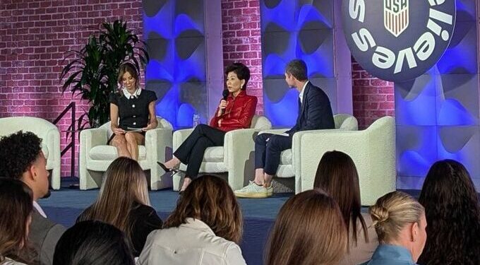 Η Μισέλ Κανγκ θέλει μια γυναικεία ομάδα ποδοσφαίρου σε κάθε ήπειρο