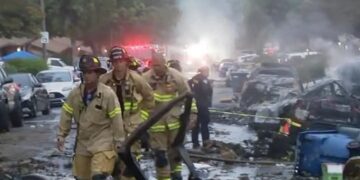 Νεκροί ύστερα από συντριβή αεροσκάφους σε κατοικημένη περιοχή του Σαν Ντιέγκο