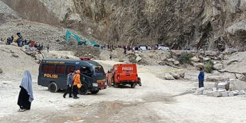 Ινδονησία: Τουλάχιστον 10 νεκροί έπειτα από κατολίσθηση σε λατομείο